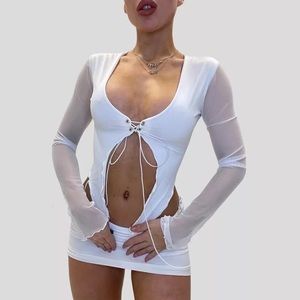 Sexy White long sleeve Top 🕸